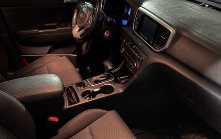 KIA Sportage IV рестайлинг, 2018 год, 2 300 000 рублей, 7 фотография
