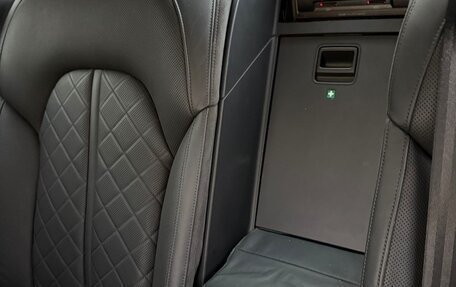 Audi A8, 2010 год, 2 700 000 рублей, 20 фотография
