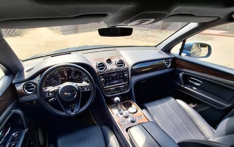 Bentley Bentayga I, 2017 год, 12 000 000 рублей, 8 фотография