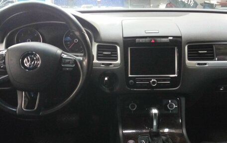 Volkswagen Touareg III, 2011 год, 2 080 000 рублей, 5 фотография
