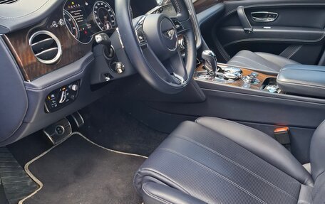 Bentley Bentayga I, 2017 год, 12 000 000 рублей, 10 фотография