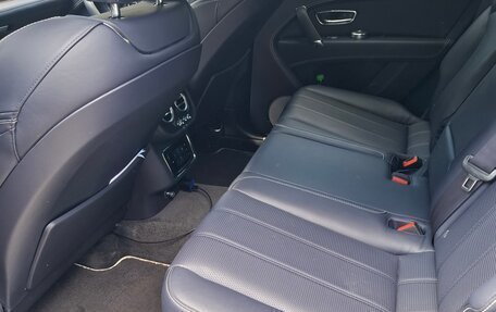 Bentley Bentayga I, 2017 год, 12 000 000 рублей, 11 фотография