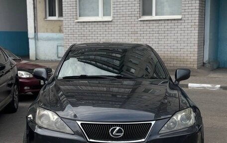 Lexus IS II рестайлинг 2, 2006 год, 650 000 рублей, 2 фотография