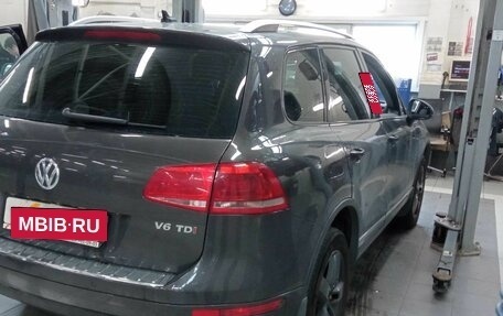 Volkswagen Touareg III, 2011 год, 2 080 000 рублей, 3 фотография