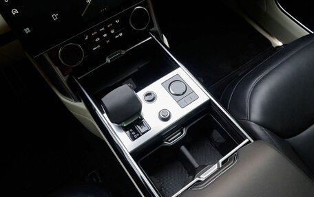 Land Rover Range Rover IV рестайлинг, 2022 год, 16 000 000 рублей, 28 фотография