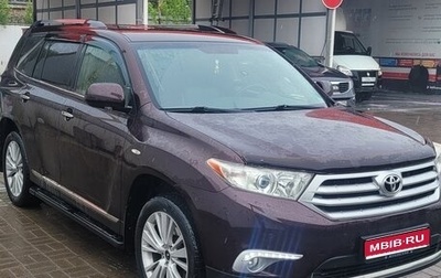 Toyota Highlander III, 2013 год, 2 400 000 рублей, 1 фотография