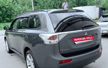 Mitsubishi Outlander III рестайлинг 3, 2013 год, 1 620 000 рублей, 5 фотография
