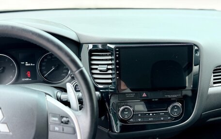 Mitsubishi Outlander III рестайлинг 3, 2013 год, 1 620 000 рублей, 10 фотография