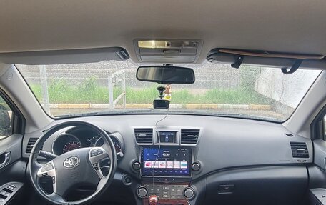Toyota Highlander III, 2013 год, 2 400 000 рублей, 10 фотография
