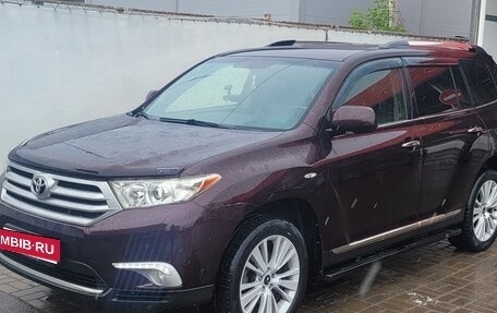 Toyota Highlander III, 2013 год, 2 400 000 рублей, 8 фотография