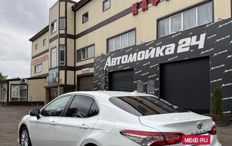 Toyota Camry, 2022 год, 3 730 000 рублей, 4 фотография