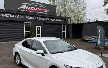 Toyota Camry, 2022 год, 3 730 000 рублей, 2 фотография