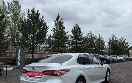 Toyota Camry, 2022 год, 3 730 000 рублей, 5 фотография
