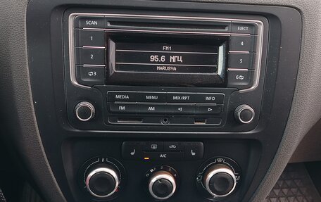 Volkswagen Jetta VI, 2013 год, 780 000 рублей, 10 фотография