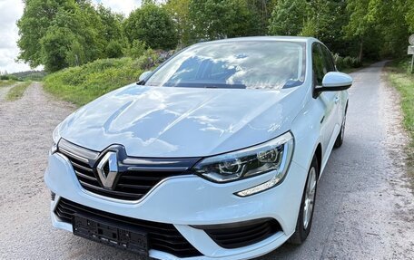 Renault Megane IV, 2018 год, 1 000 000 рублей, 3 фотография
