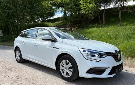 Renault Megane IV, 2018 год, 1 000 000 рублей, 9 фотография