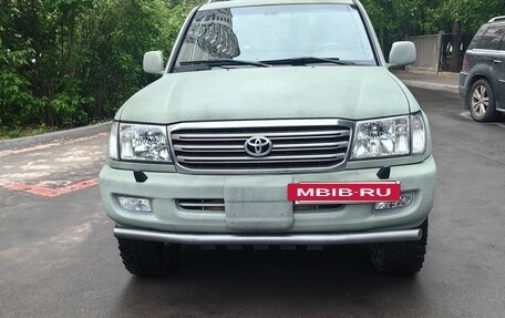 Toyota Land Cruiser 100 рестайлинг 2, 2002 год, 2 999 999 рублей, 2 фотография