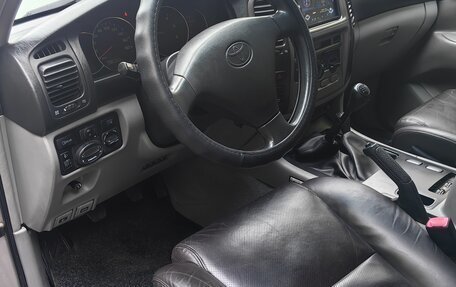 Toyota Land Cruiser 100 рестайлинг 2, 2002 год, 2 999 999 рублей, 8 фотография