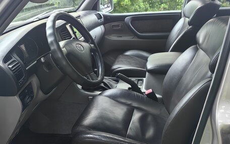 Toyota Land Cruiser 100 рестайлинг 2, 2002 год, 2 999 999 рублей, 9 фотография