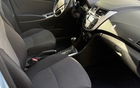 Hyundai Solaris II рестайлинг, 2012 год, 550 000 рублей, 3 фотография