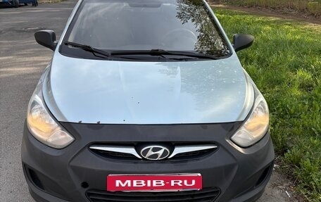 Hyundai Solaris II рестайлинг, 2012 год, 550 000 рублей, 13 фотография