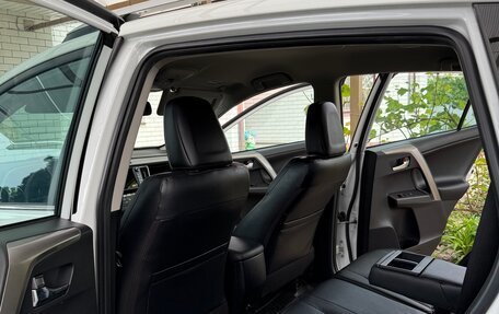 Toyota RAV4, 2018 год, 3 450 000 рублей, 7 фотография