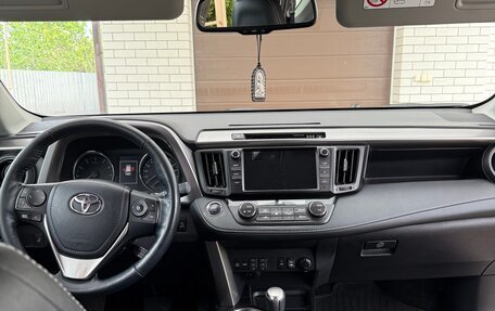 Toyota RAV4, 2018 год, 3 450 000 рублей, 12 фотография
