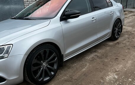 Volkswagen Jetta VI, 2013 год, 945 000 рублей, 4 фотография