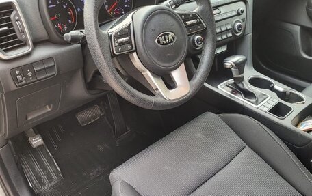 KIA Sportage IV рестайлинг, 2018 год, 2 300 000 рублей, 2 фотография
