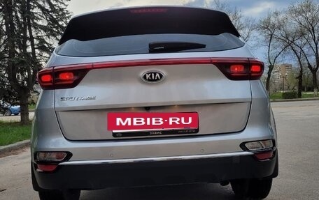 KIA Sportage IV рестайлинг, 2018 год, 2 300 000 рублей, 4 фотография
