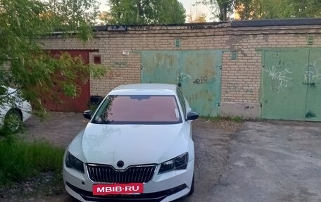 Skoda Superb III рестайлинг, 2016 год, 1 800 000 рублей, 4 фотография