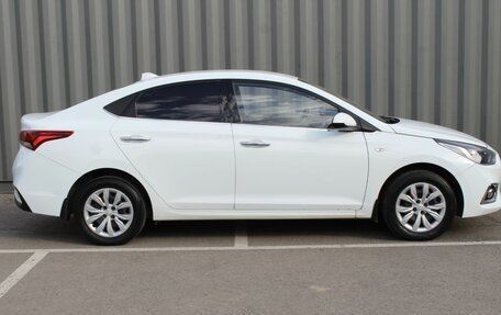 Hyundai Solaris II рестайлинг, 2017 год, 1 035 000 рублей, 6 фотография