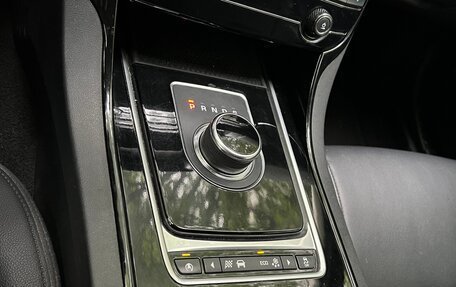 Jaguar XE I рестайлинг, 2017 год, 1 690 000 рублей, 10 фотография