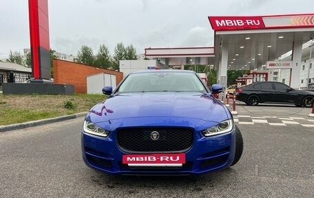 Jaguar XE I рестайлинг, 2017 год, 1 690 000 рублей, 2 фотография