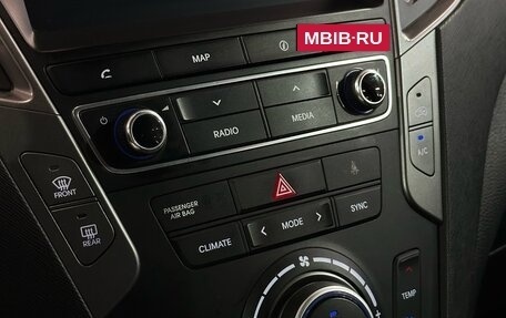 Hyundai Santa Fe III рестайлинг, 2018 год, 2 680 000 рублей, 20 фотография