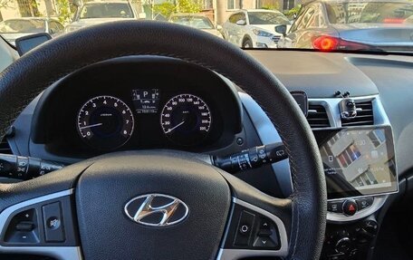 Hyundai Solaris II рестайлинг, 2011 год, 980 000 рублей, 5 фотография