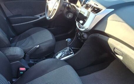Hyundai Solaris II рестайлинг, 2011 год, 980 000 рублей, 16 фотография
