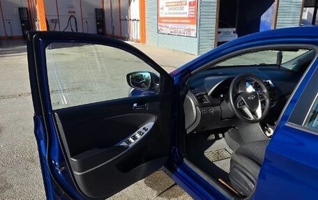 Hyundai Solaris II рестайлинг, 2011 год, 980 000 рублей, 22 фотография
