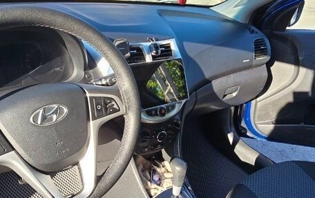 Hyundai Solaris II рестайлинг, 2011 год, 980 000 рублей, 19 фотография