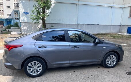 Hyundai Solaris II рестайлинг, 2021 год, 1 850 000 рублей, 4 фотография