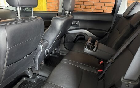 Mitsubishi Outlander III рестайлинг 3, 2008 год, 900 000 рублей, 5 фотография