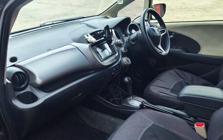 Honda Fit III, 2011 год, 900 000 рублей, 10 фотография