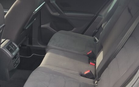 Volkswagen Tiguan II, 2018 год, 2 050 000 рублей, 9 фотография