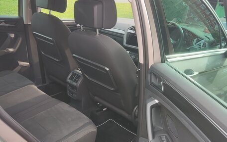 Volkswagen Tiguan II, 2018 год, 2 050 000 рублей, 11 фотография