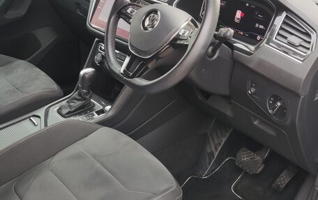 Volkswagen Tiguan II, 2018 год, 2 050 000 рублей, 14 фотография