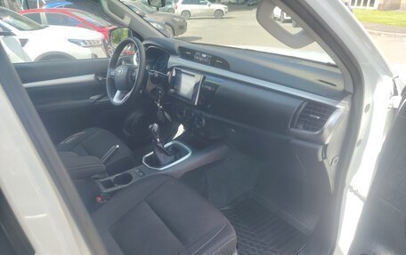 Toyota Hilux VIII, 2018 год, 2 700 000 рублей, 14 фотография