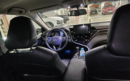 Toyota Camry, 2021 год, 3 850 000 рублей, 9 фотография