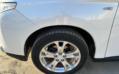 Mitsubishi Outlander III рестайлинг 3, 2012 год, 1 410 000 рублей, 9 фотография