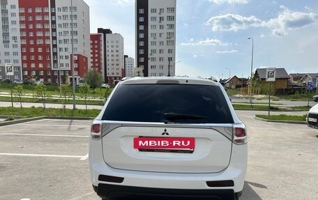 Mitsubishi Outlander III рестайлинг 3, 2012 год, 1 410 000 рублей, 5 фотография