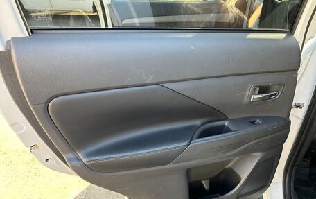 Mitsubishi Outlander III рестайлинг 3, 2012 год, 1 410 000 рублей, 14 фотография